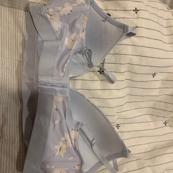 Vince Camuto Wireless 36C bra - Picture 2 of 5